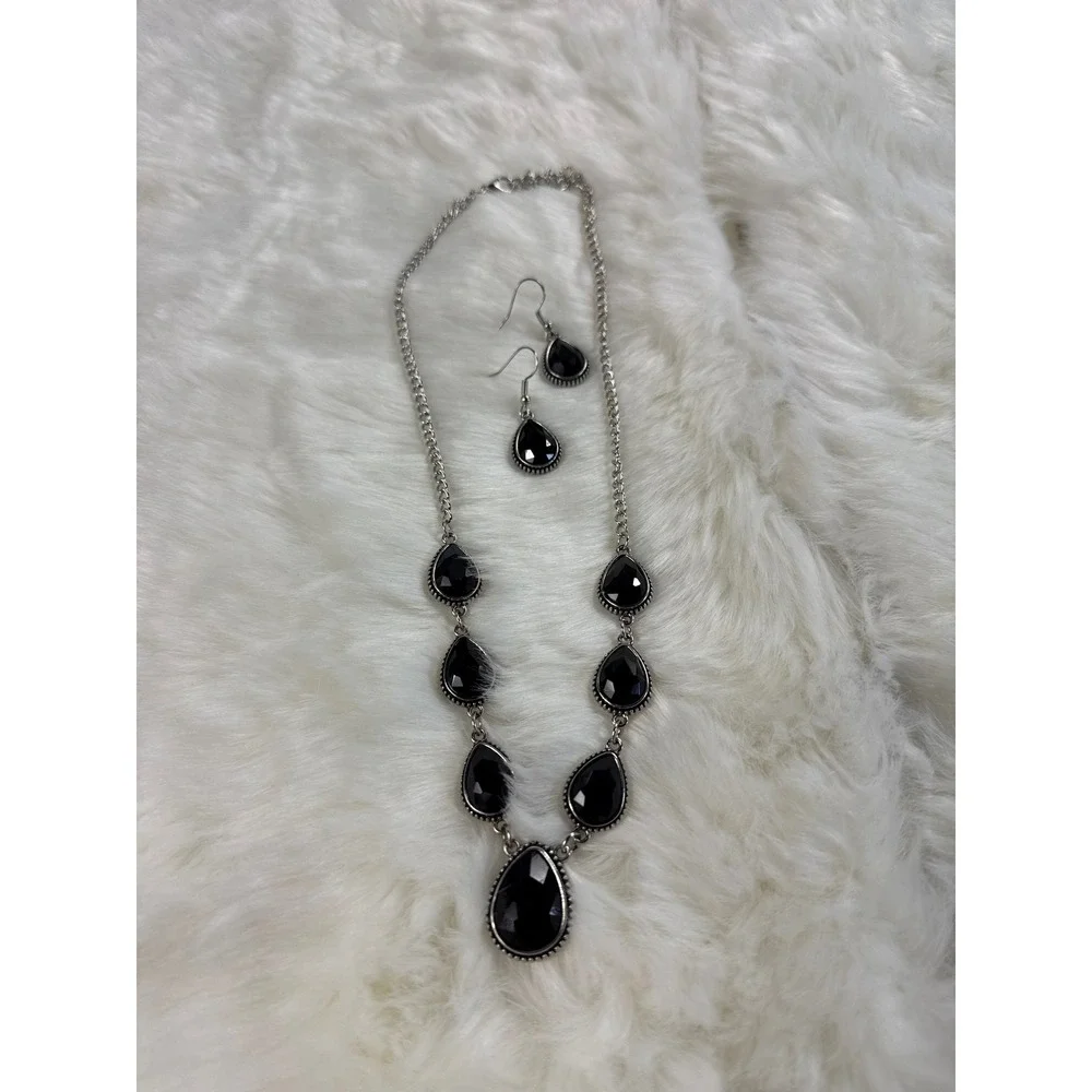 Black Teardrop Crystal Necklace and Earring‎ Set Silver Tone Bib Statement